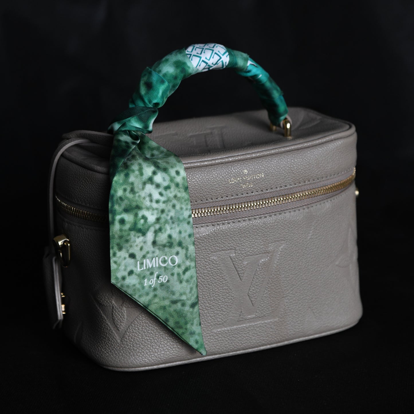 Lightweight Silk Scarf – Nature-Inspired Luxury Scarf