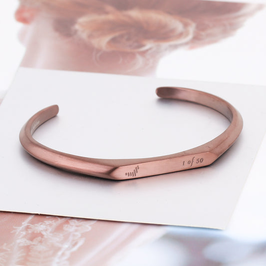 Brown Metal Bracelet for Men – Elegant Design