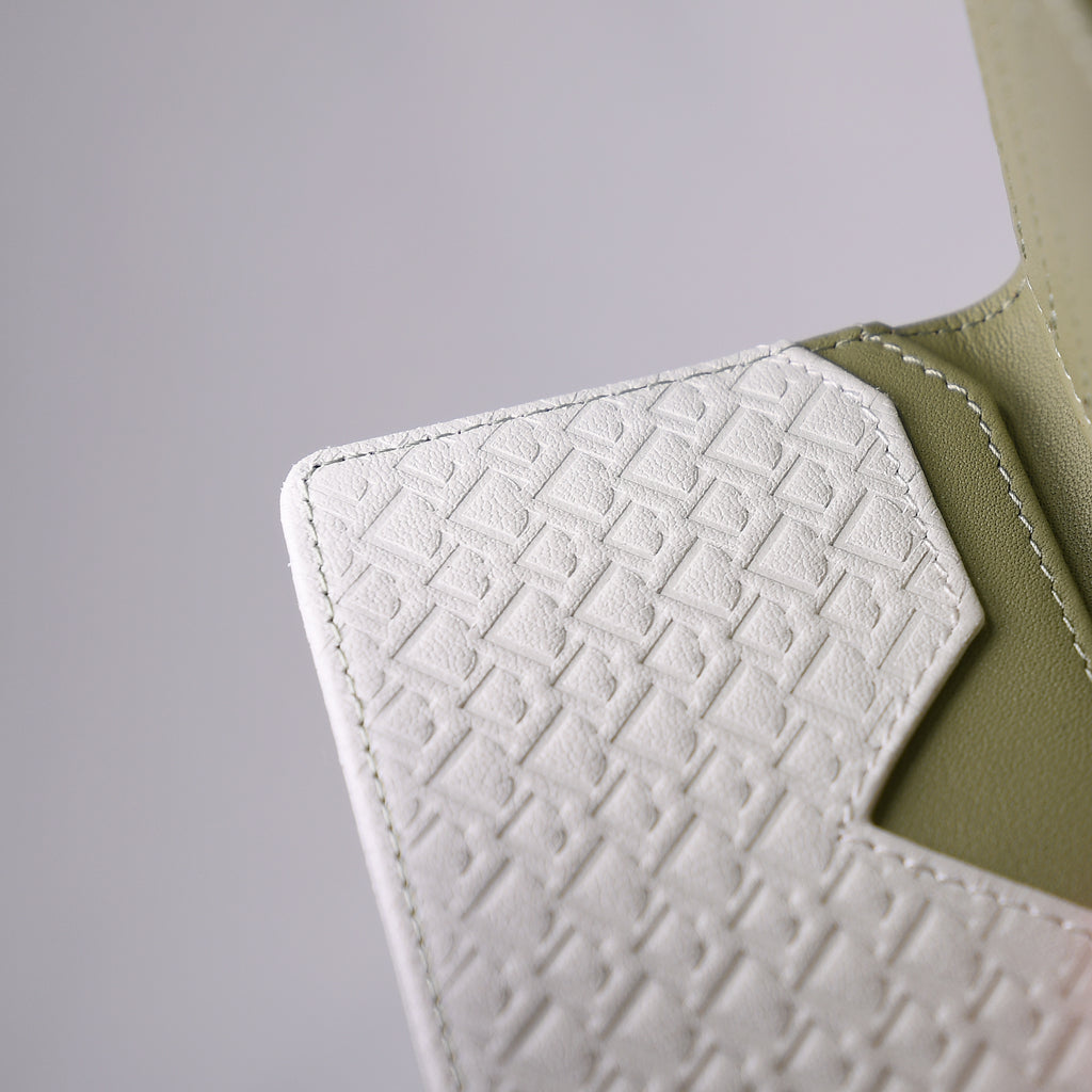 Olive Bifold Wallet – Premium Leather Wallet 