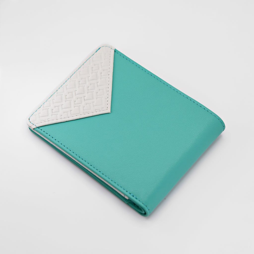 Aqua | H. Bifold
