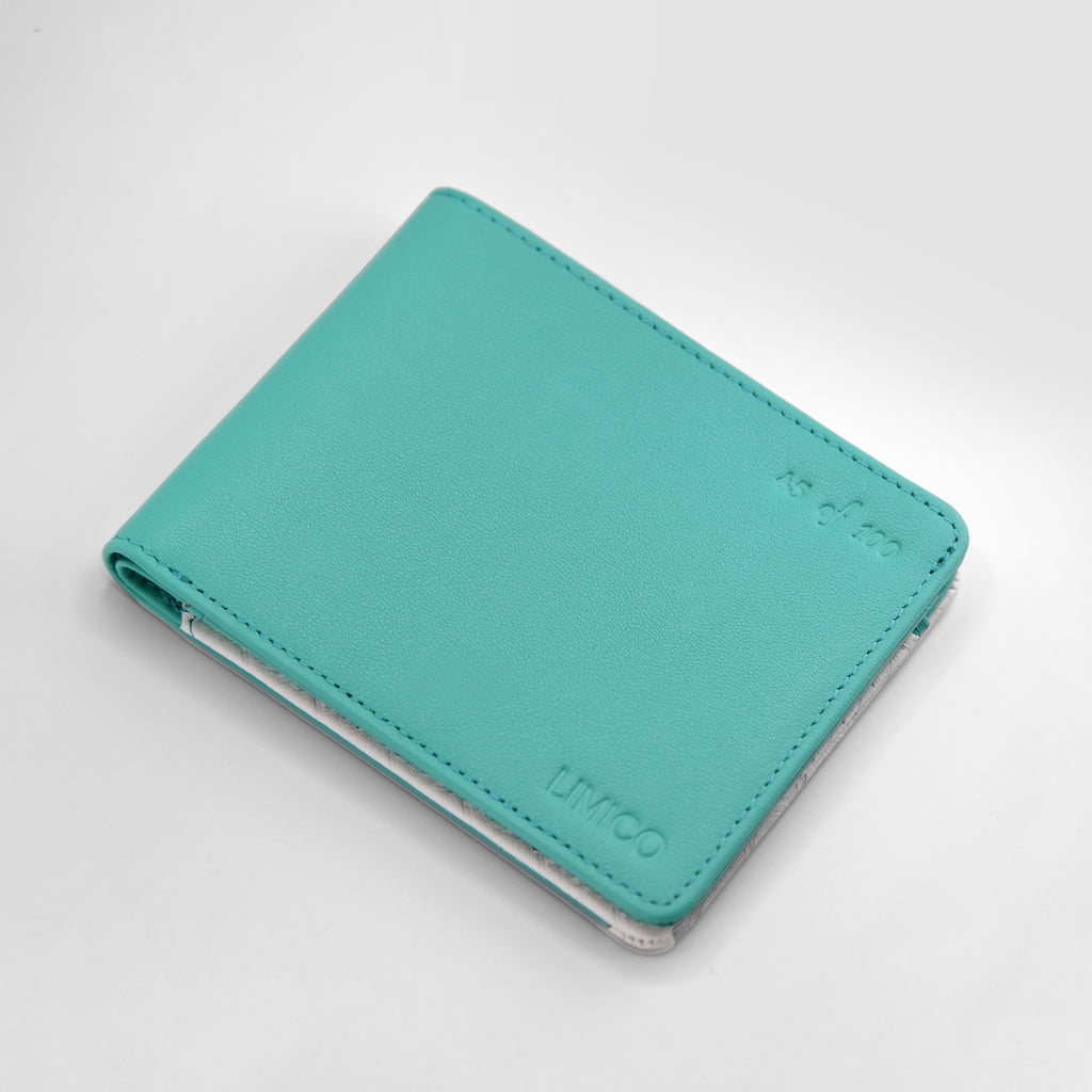 Aqua | H. Bifold