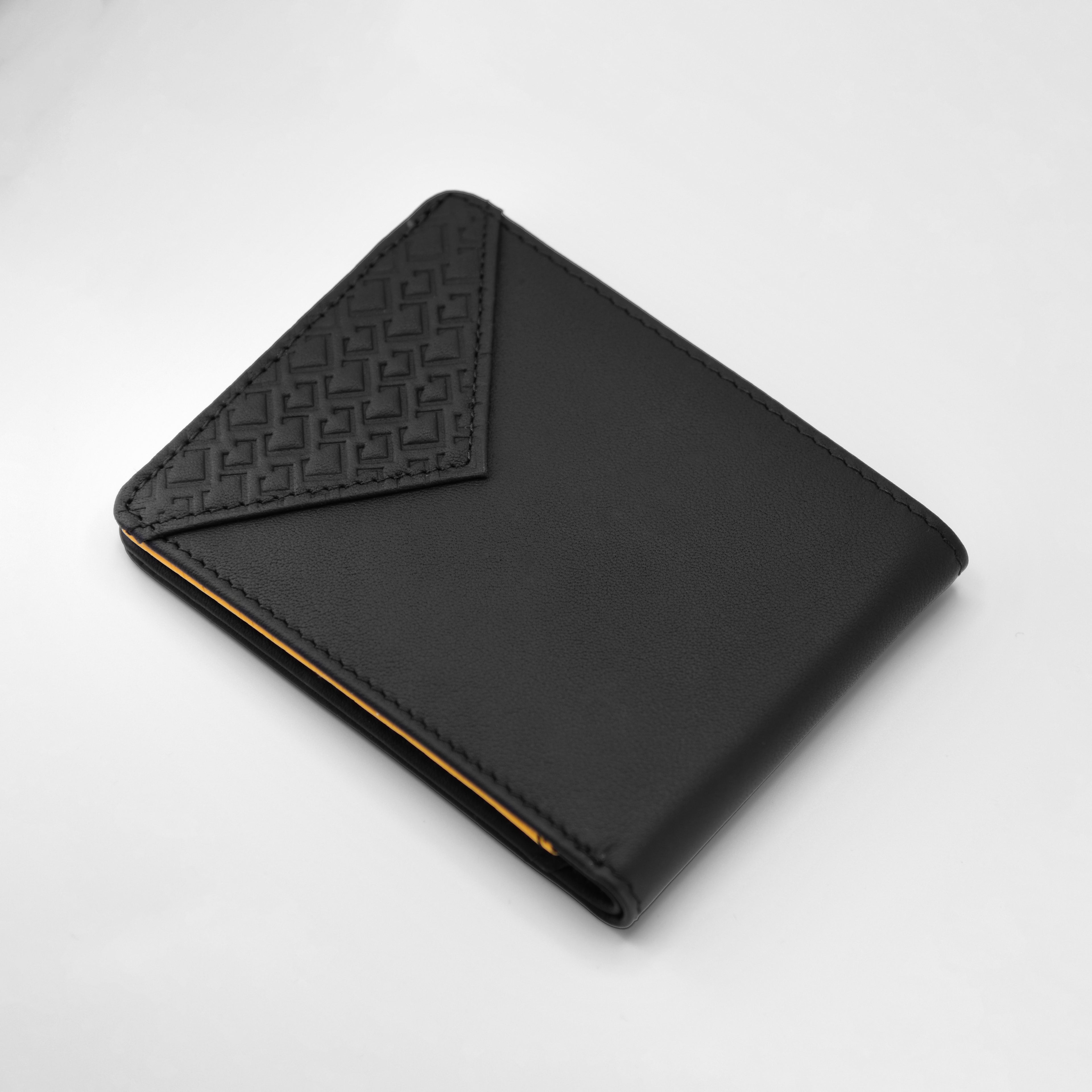 Black Gold | H. Bifold