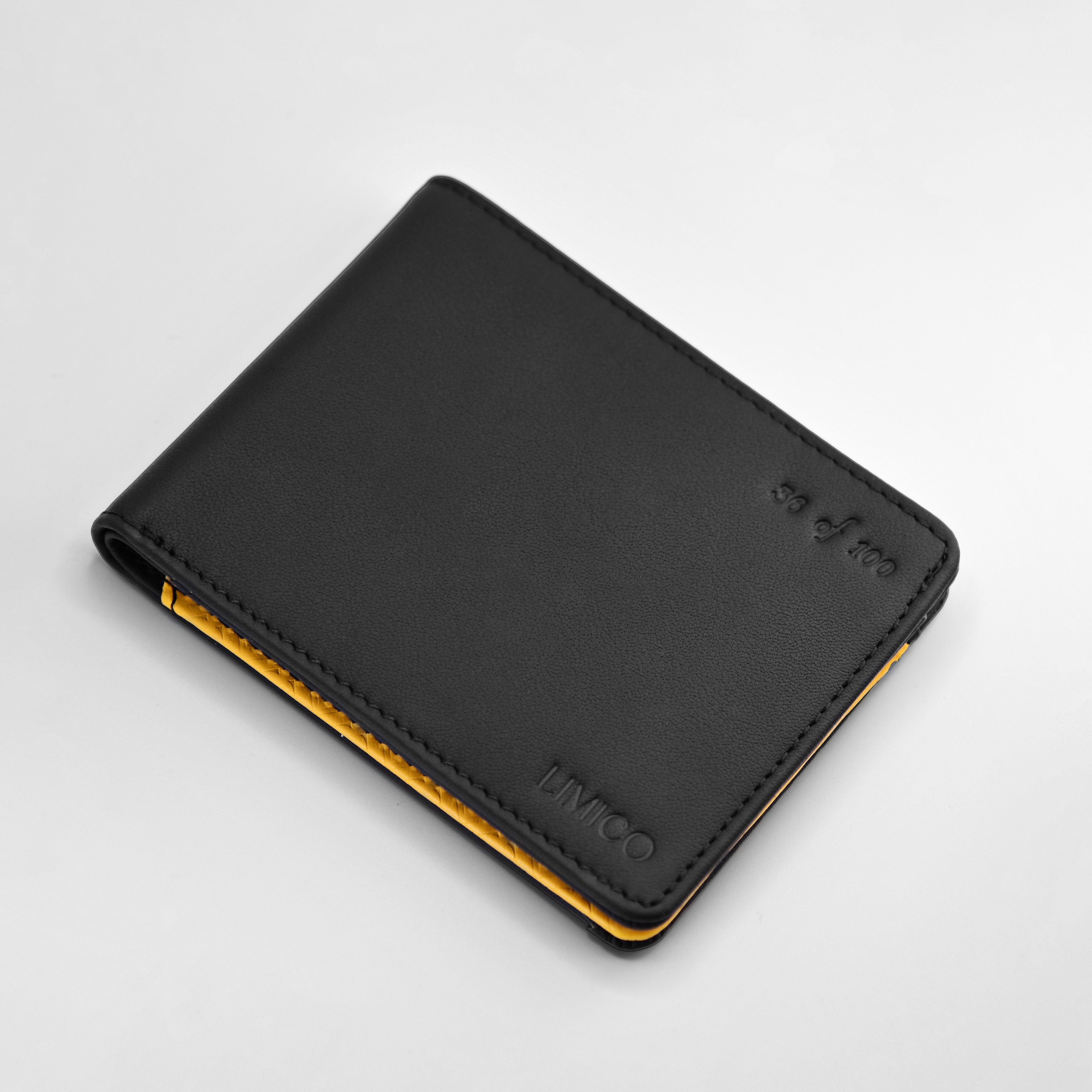 Black Gold | H. Bifold
