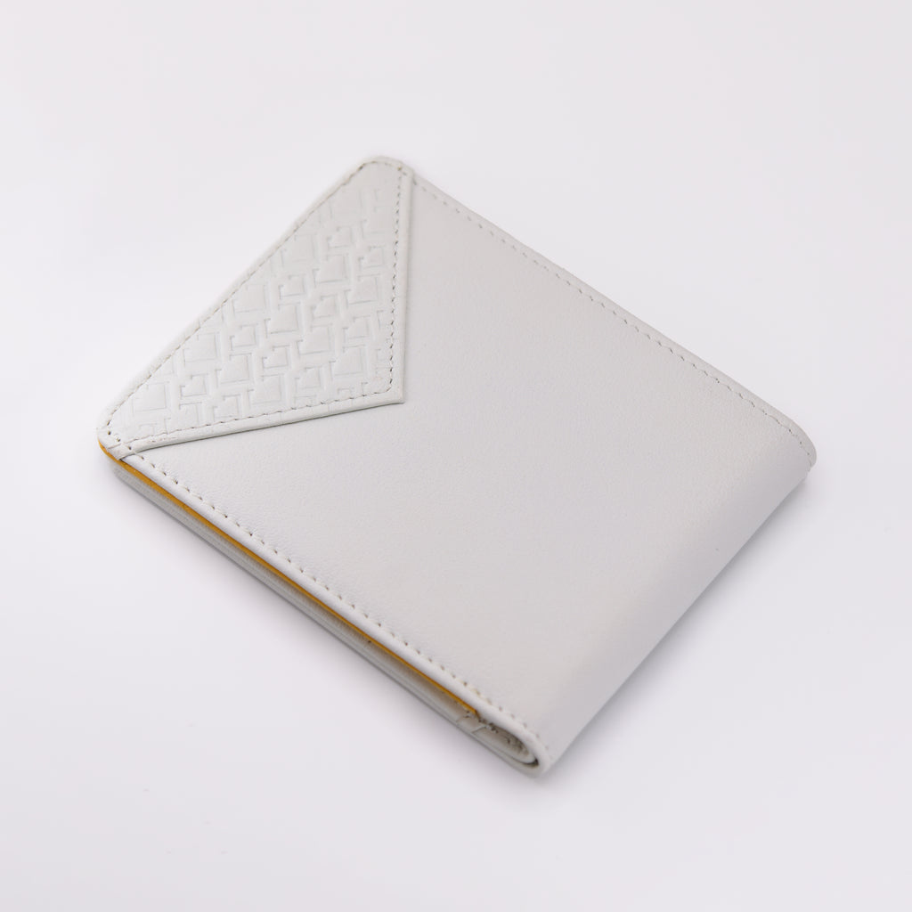 White Gold | H. Bifold